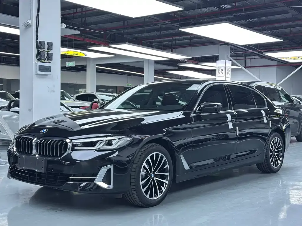 BMW 5 Series — фото 1