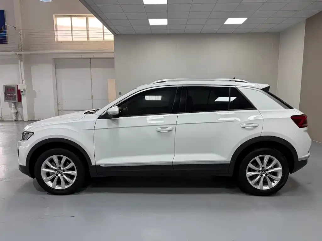 Volkswagen T-Roc — фото 2
