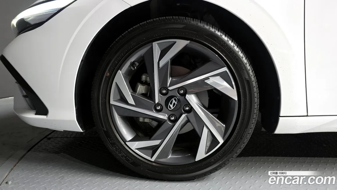 Hyundai AVANTE — фото 4