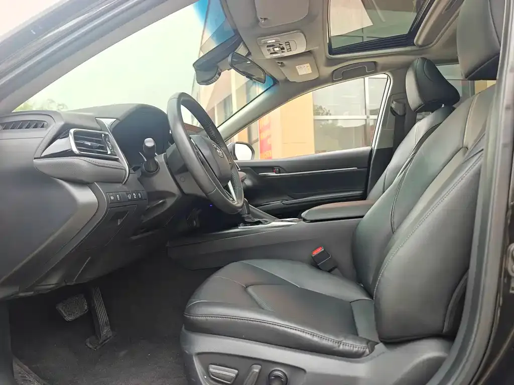Toyota Camry 2021 из CN, фото 5