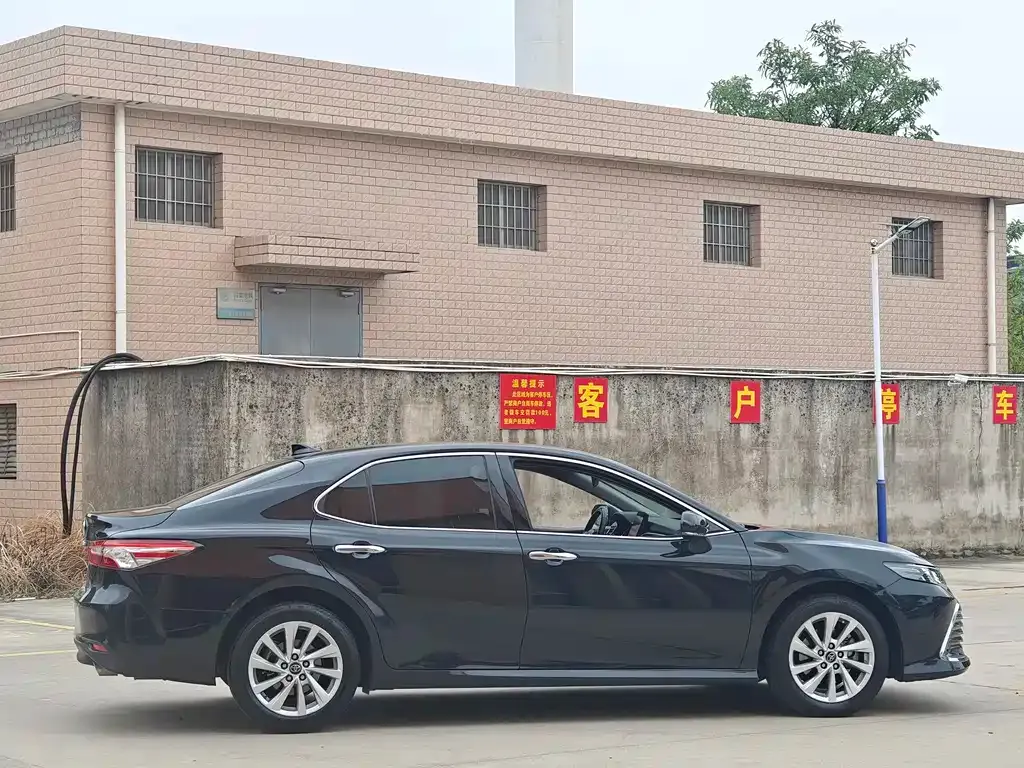 Toyota Camry 2021 из CN, фото 9