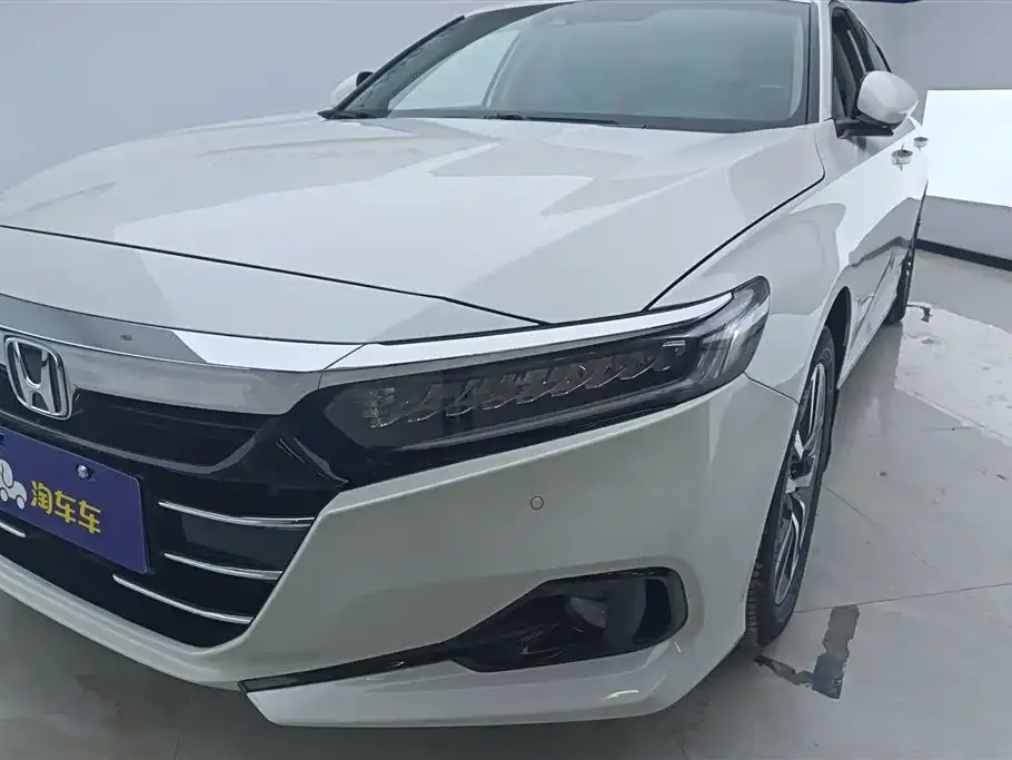 Honda Accord — фото 10