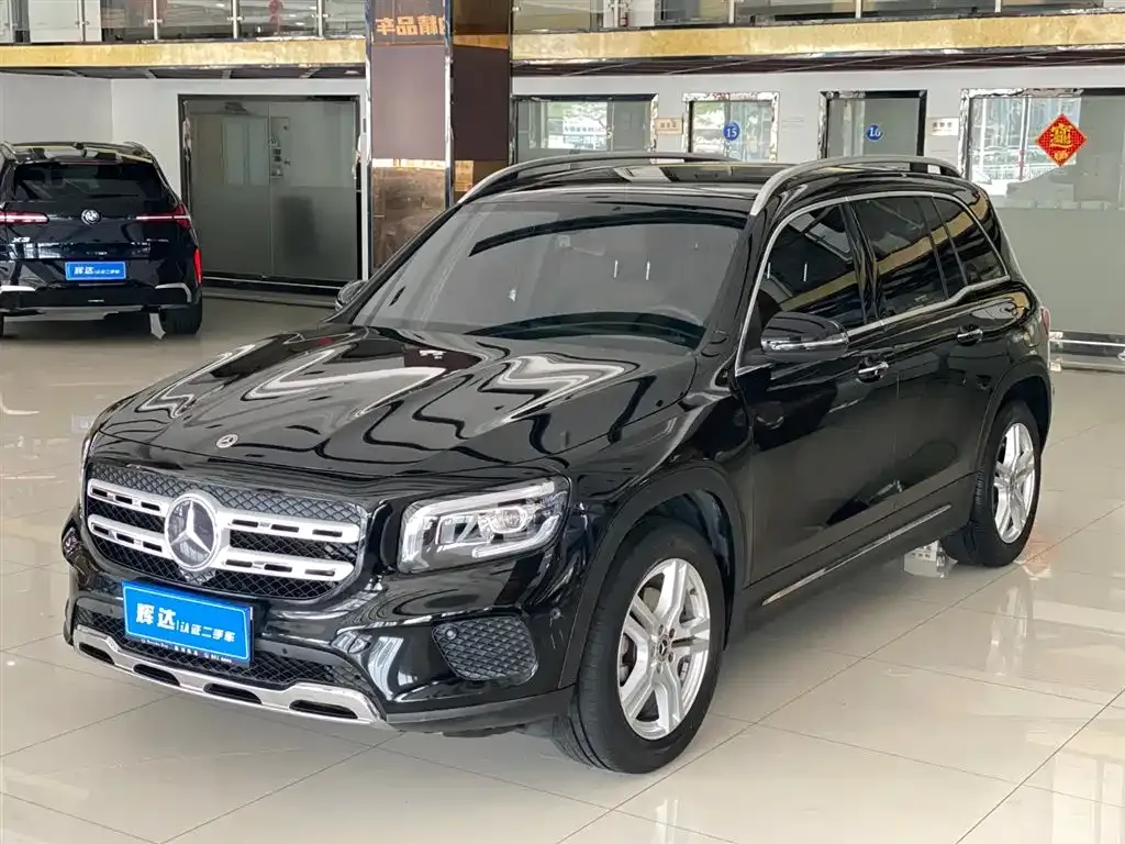 Mercedes-Benz GLB — фото 1