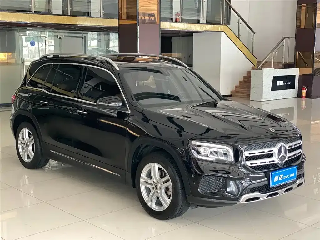 Mercedes-Benz GLB — фото 10