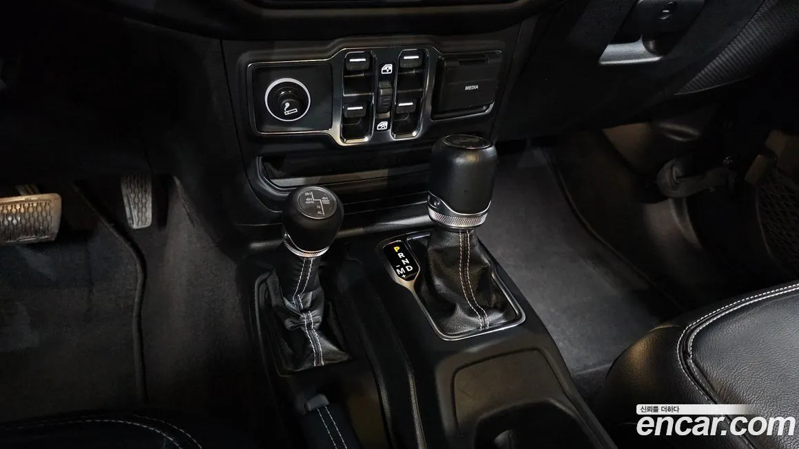 Jeep Wrangler 2021 из KR, фото 10