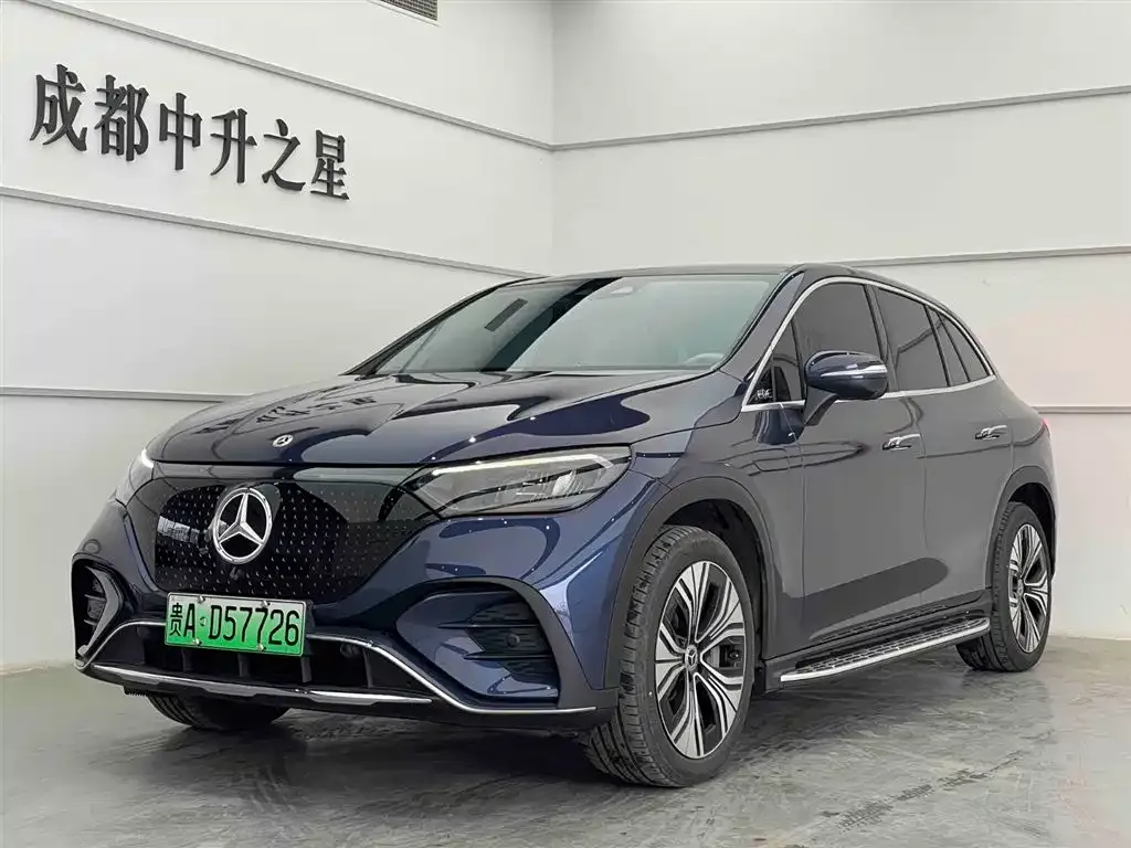 Mercedes-Benz EQE SUV — фото 1