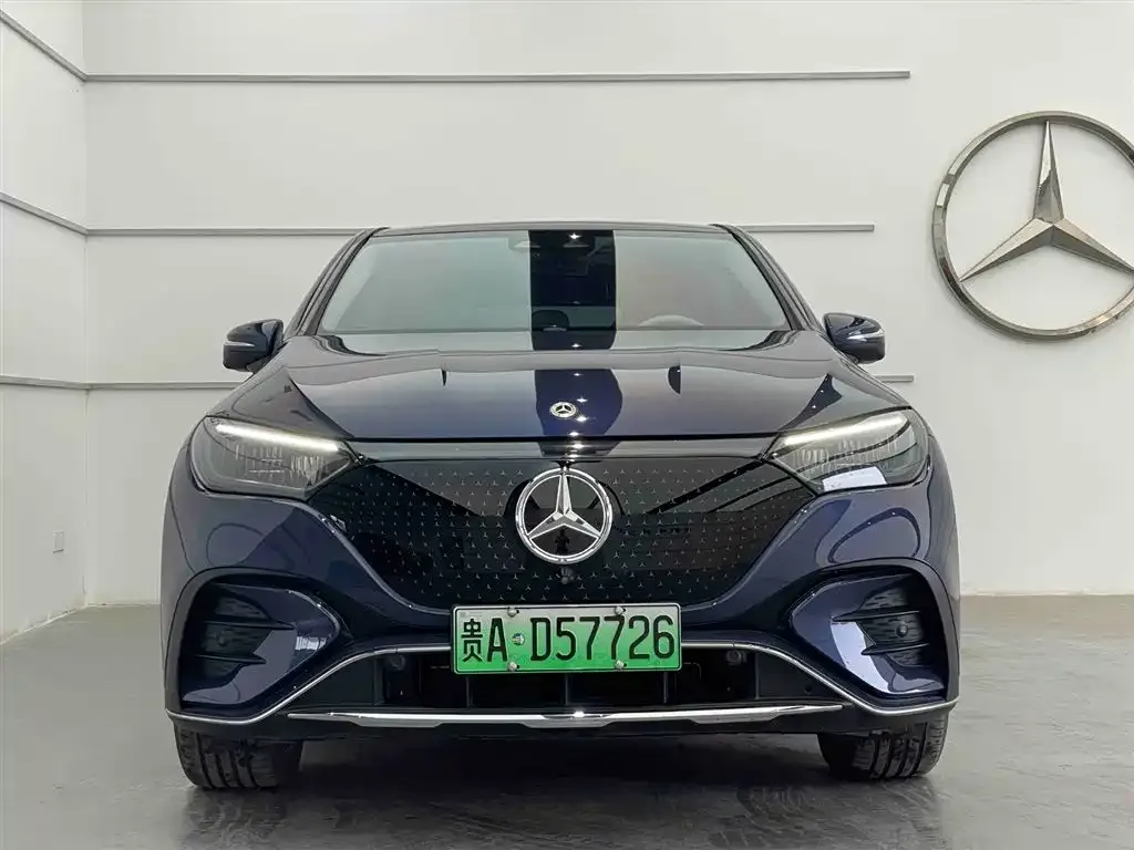 Mercedes-Benz EQE SUV — фото 4