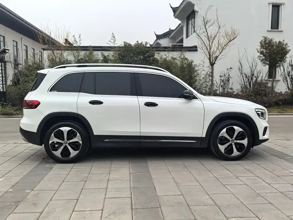 Mercedes-Benz GLB — фото 6