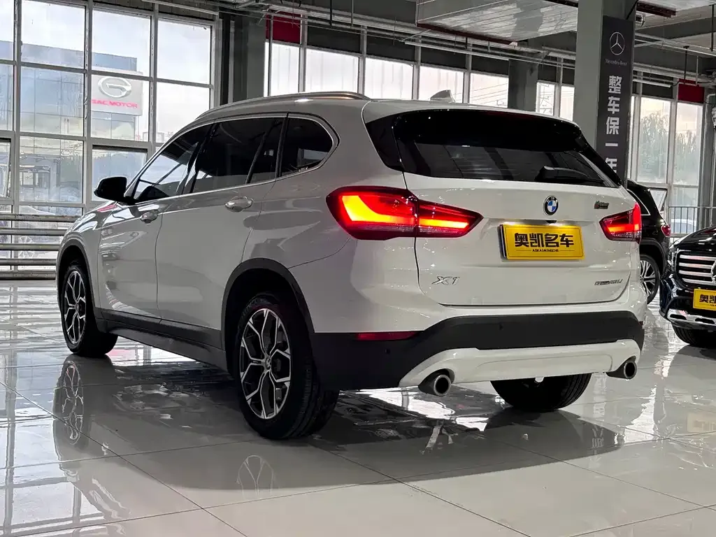 BMW X1 — фото 5