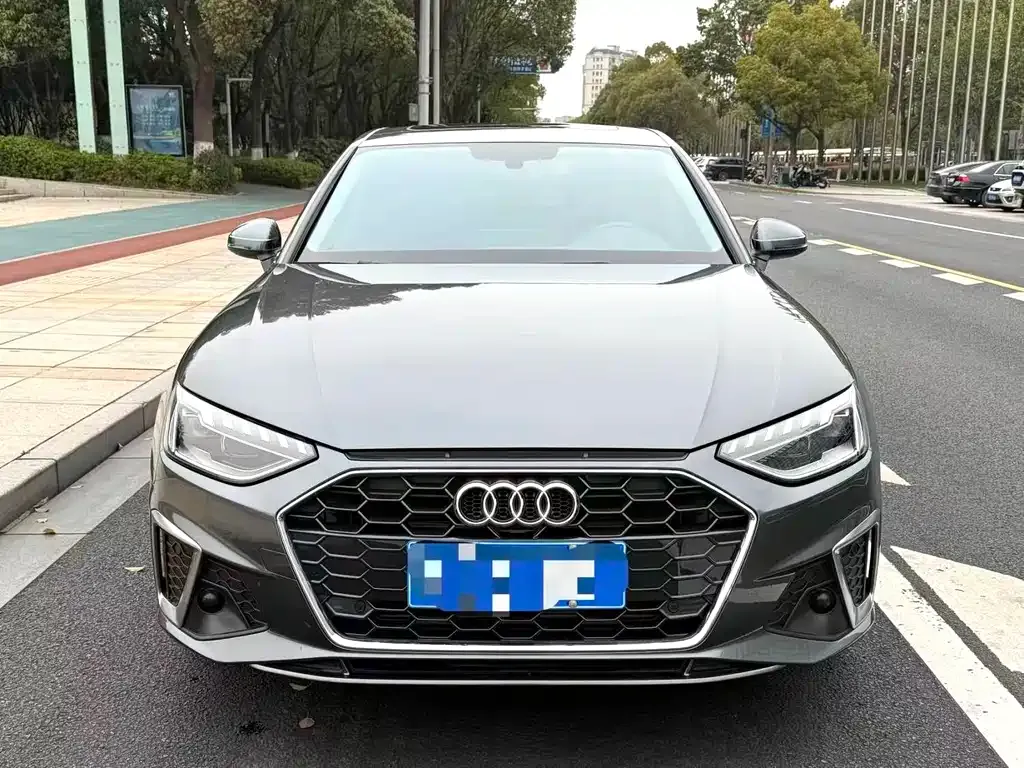 Audi A4L 2022 из CN, фото 4