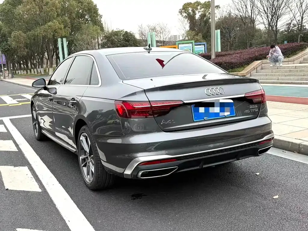 Audi A4L 2022 из CN, фото 6