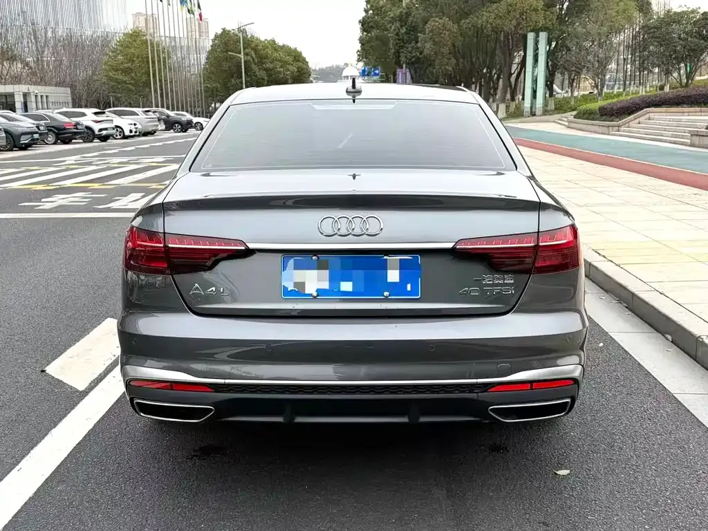 Audi A4L 2022 из CN, фото 5
