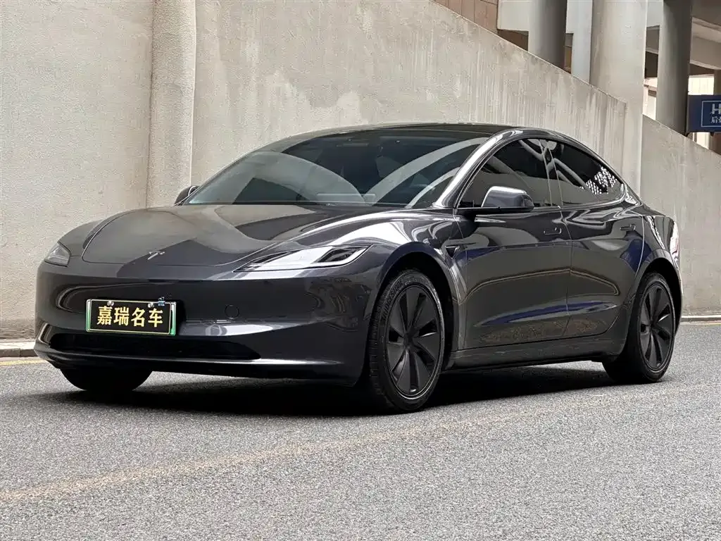 Tesla Model 3 — фото 1