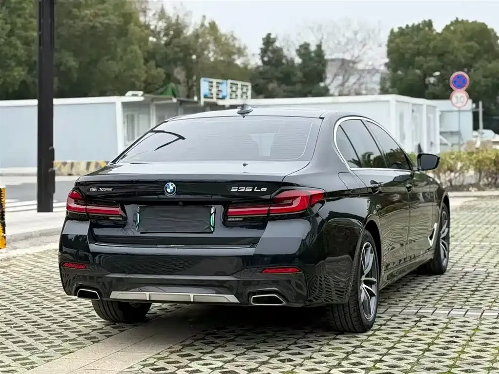 BMW 5 Series New Energy — фото 4