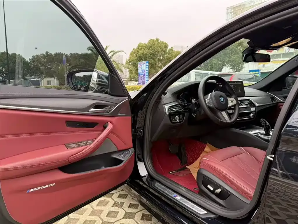BMW 5 Series New Energy — фото 9
