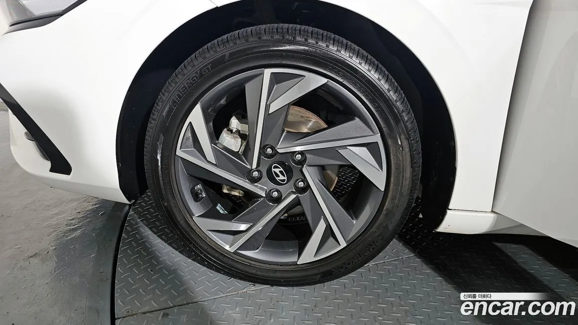 Hyundai AVANTE — фото 3