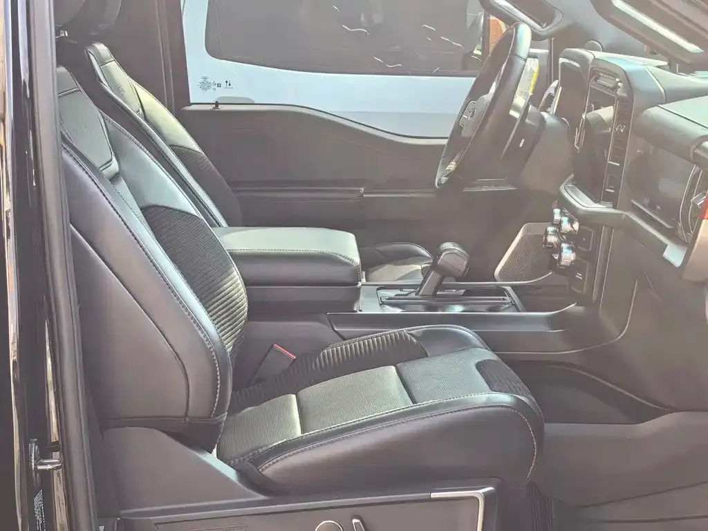 Ford F-150 Raptor 2023 из CN, фото 3