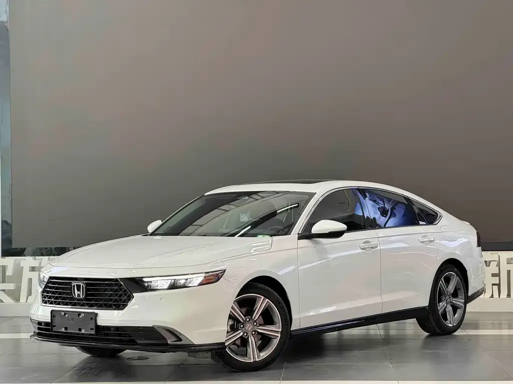 Honda Accord — фото 1