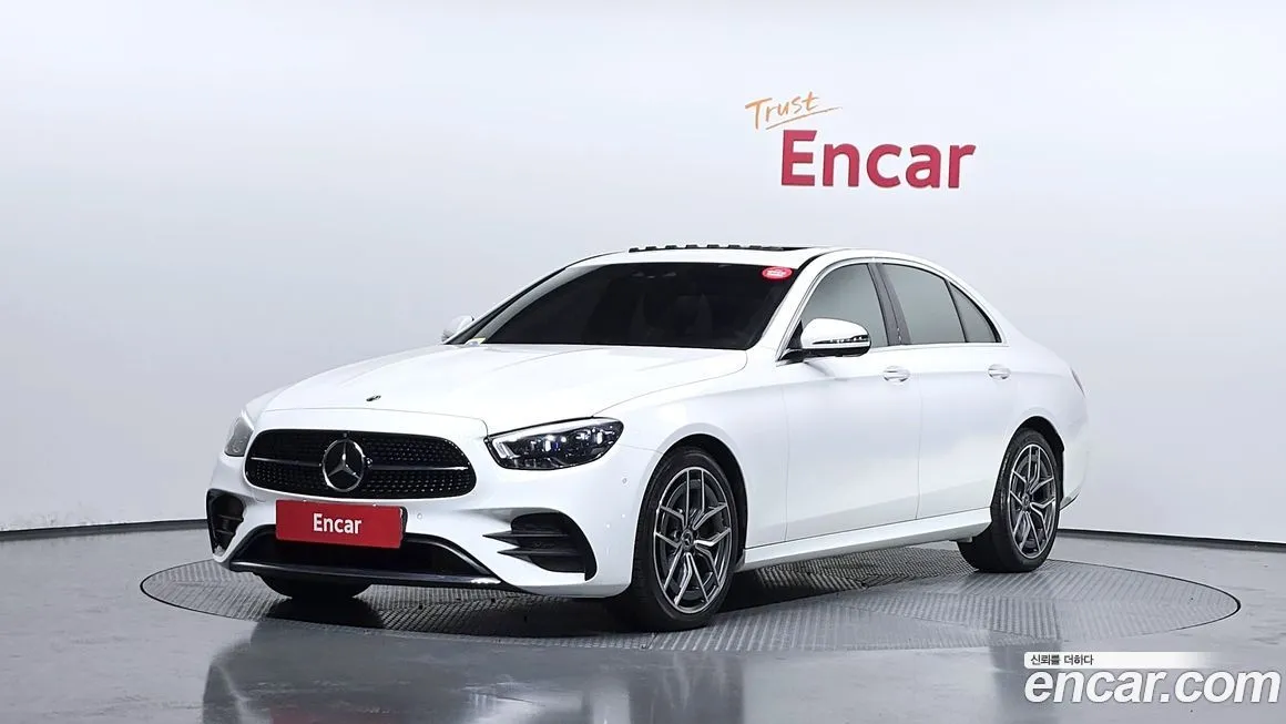 Mercedes-Benz E-Class — фото 1