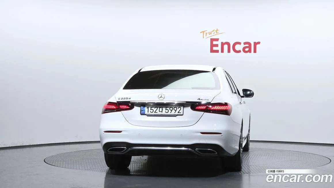 Mercedes-Benz E-Class — фото 3