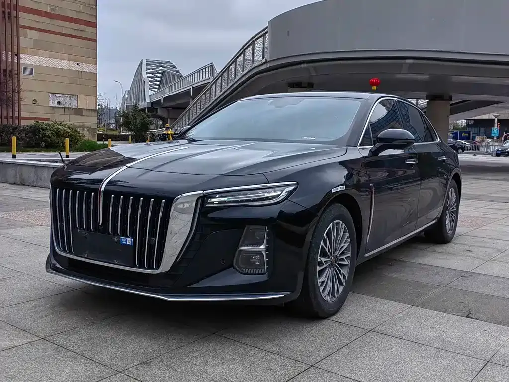 Hongqi H5 — фото 1