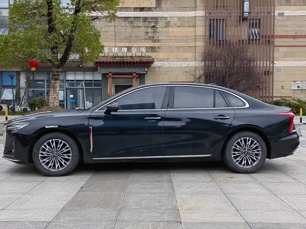 Hongqi H5 — фото 2