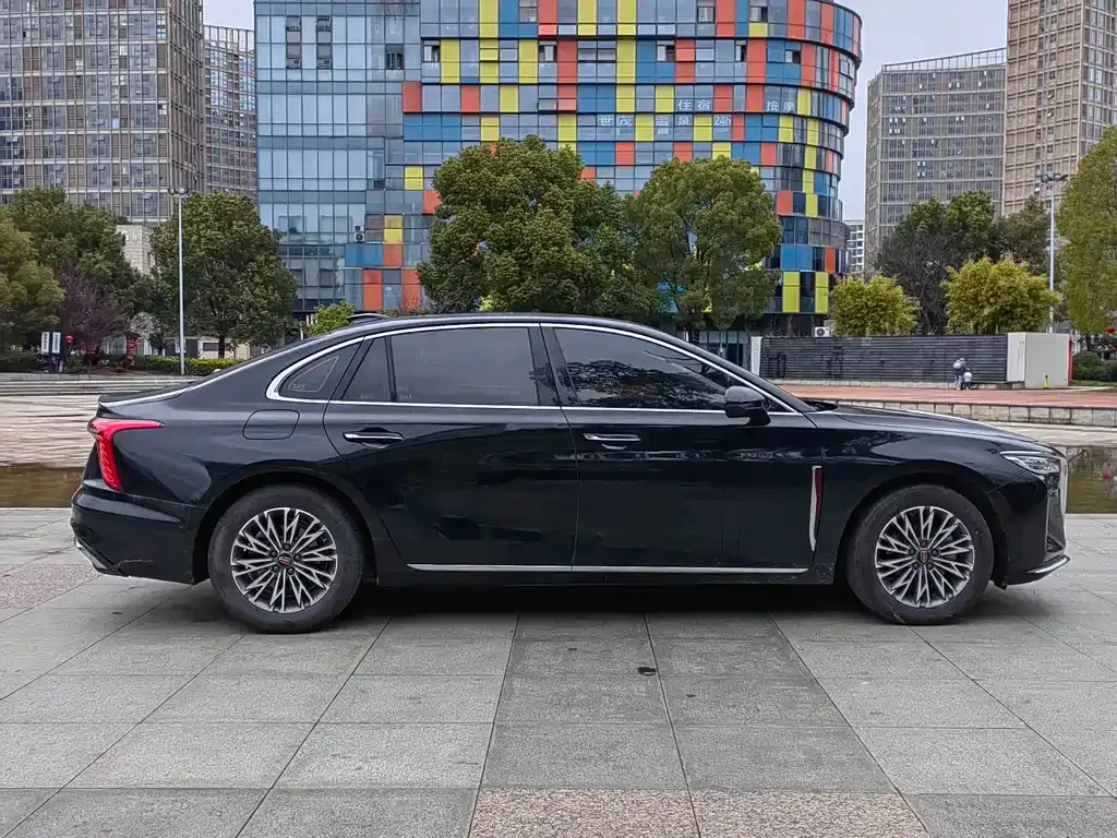 Hongqi H5 — фото 3