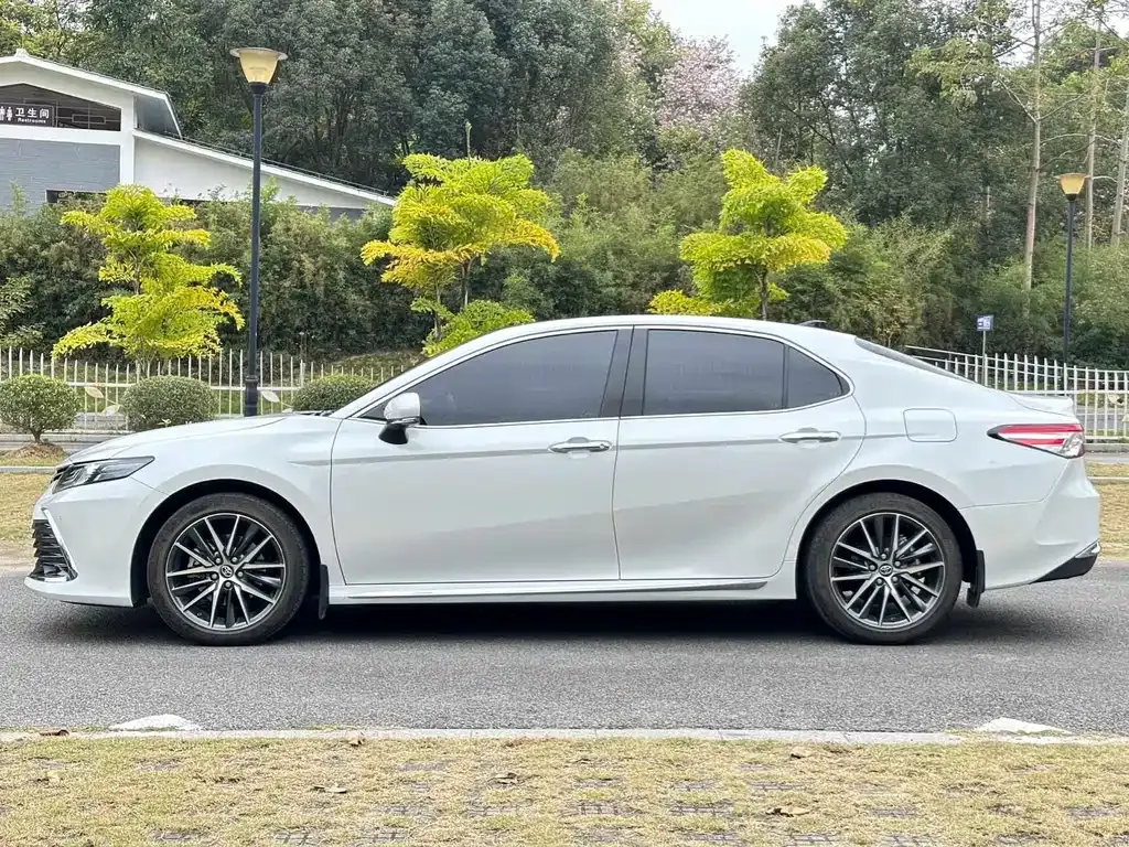 Toyota Camry 2024 из CN, фото 9