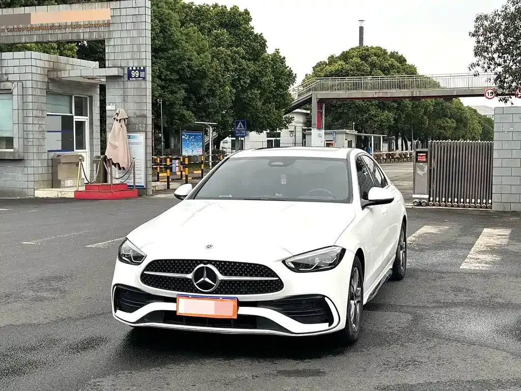 Mercedes-Benz C-Class — фото 1