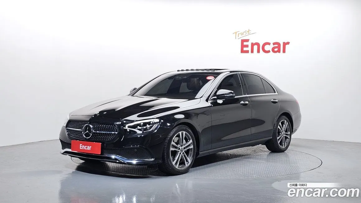 Mercedes-Benz E-Class — фото 1