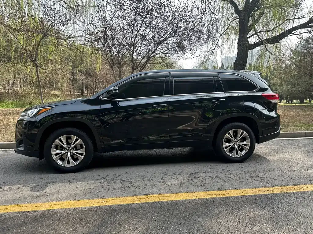 Toyota Highlander 2022 из CN, фото 10