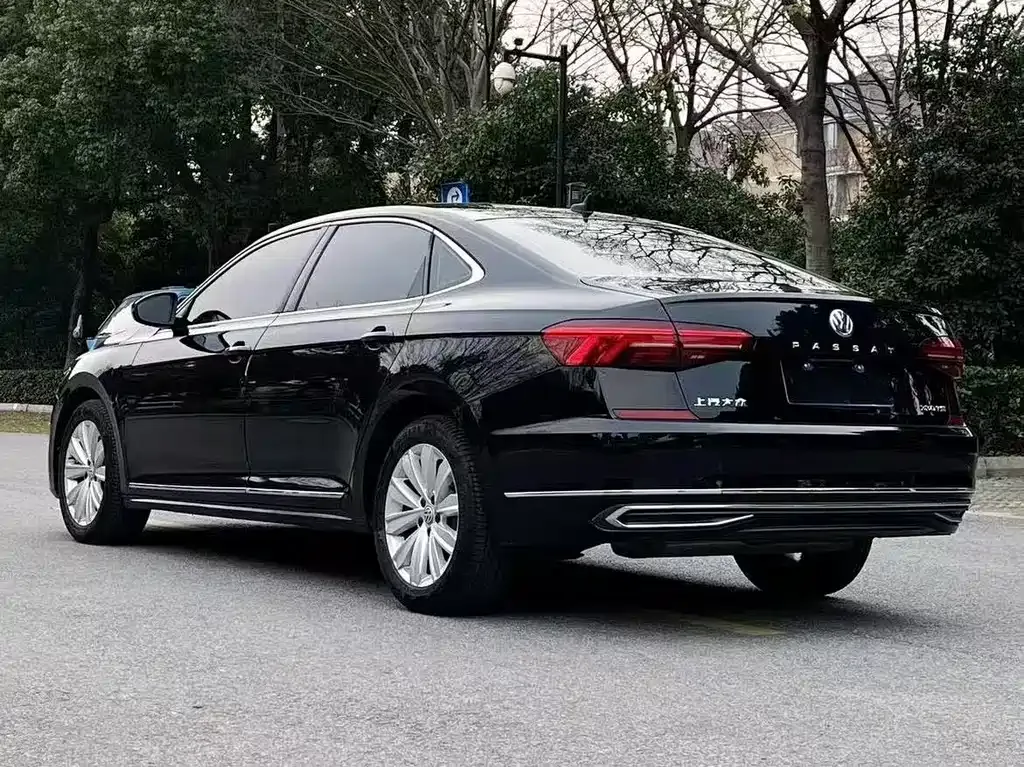 Volkswagen Passat — фото 8