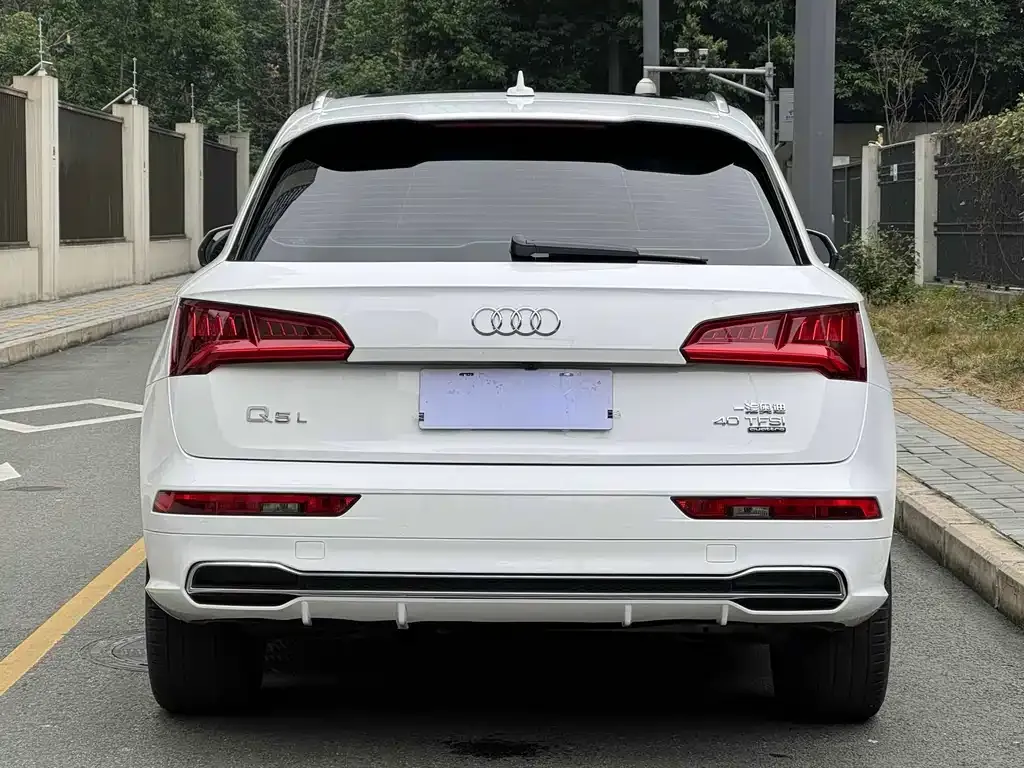 Audi Q5L — фото 3