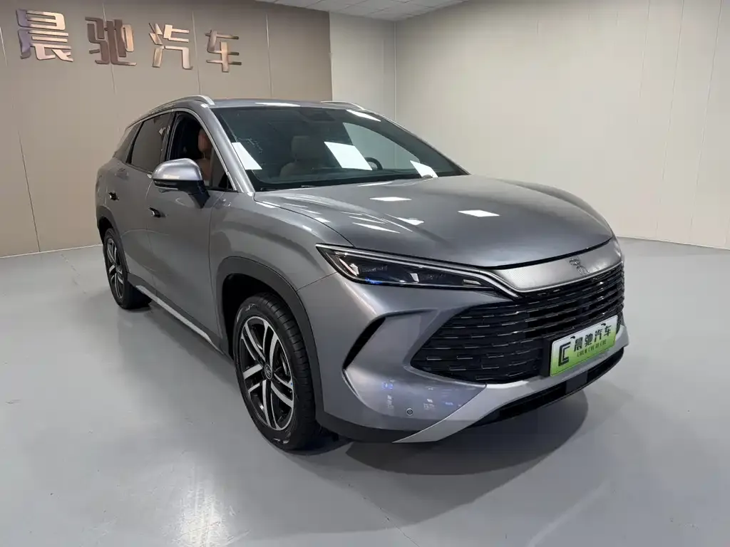 BYD L DM-i — фото 8