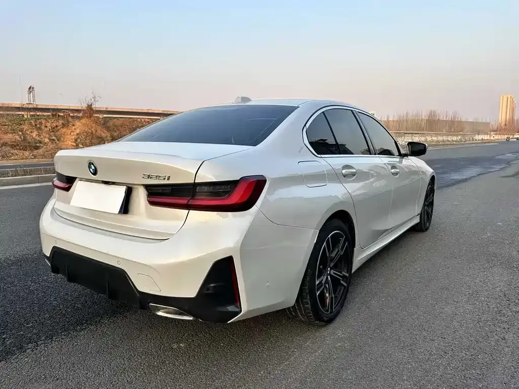 BMW 3 Series 2023 из CN, фото 7