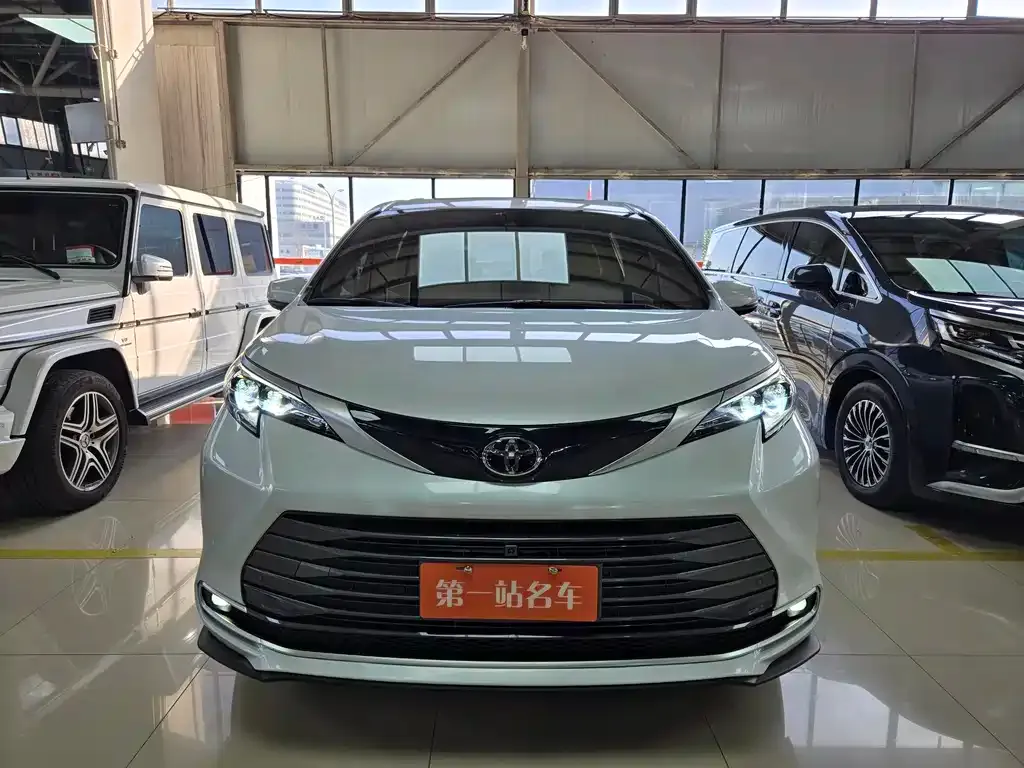 Toyota Sienna 2025 из CN, фото 8
