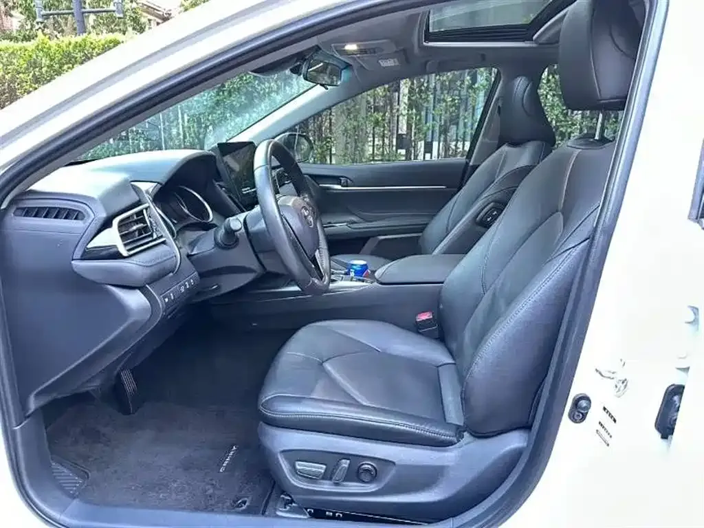 Toyota Camry 2023 из CN, фото 4