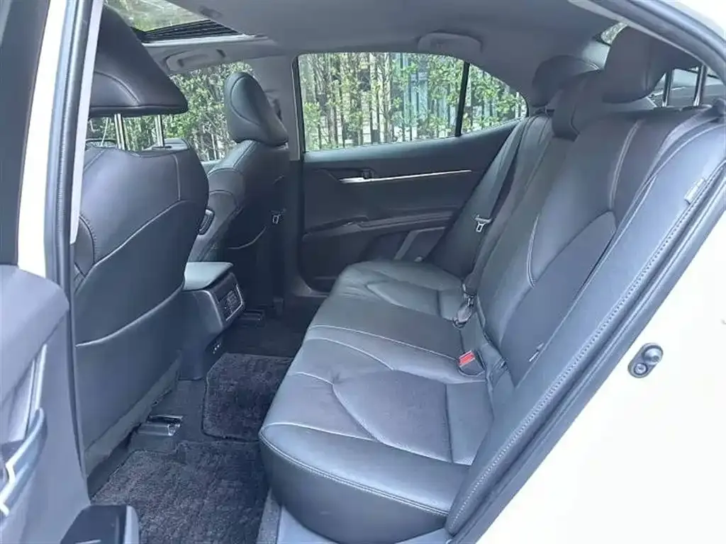Toyota Camry 2023 из CN, фото 5