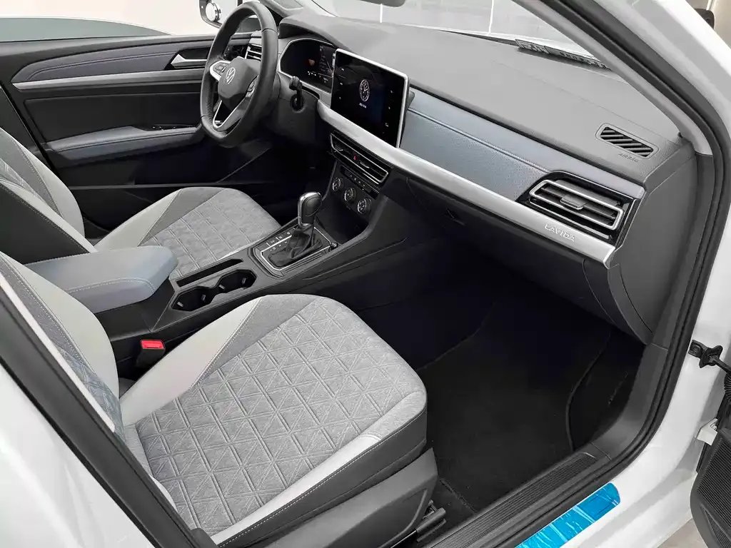 Volkswagen Lavida 2023 из CN, фото 6