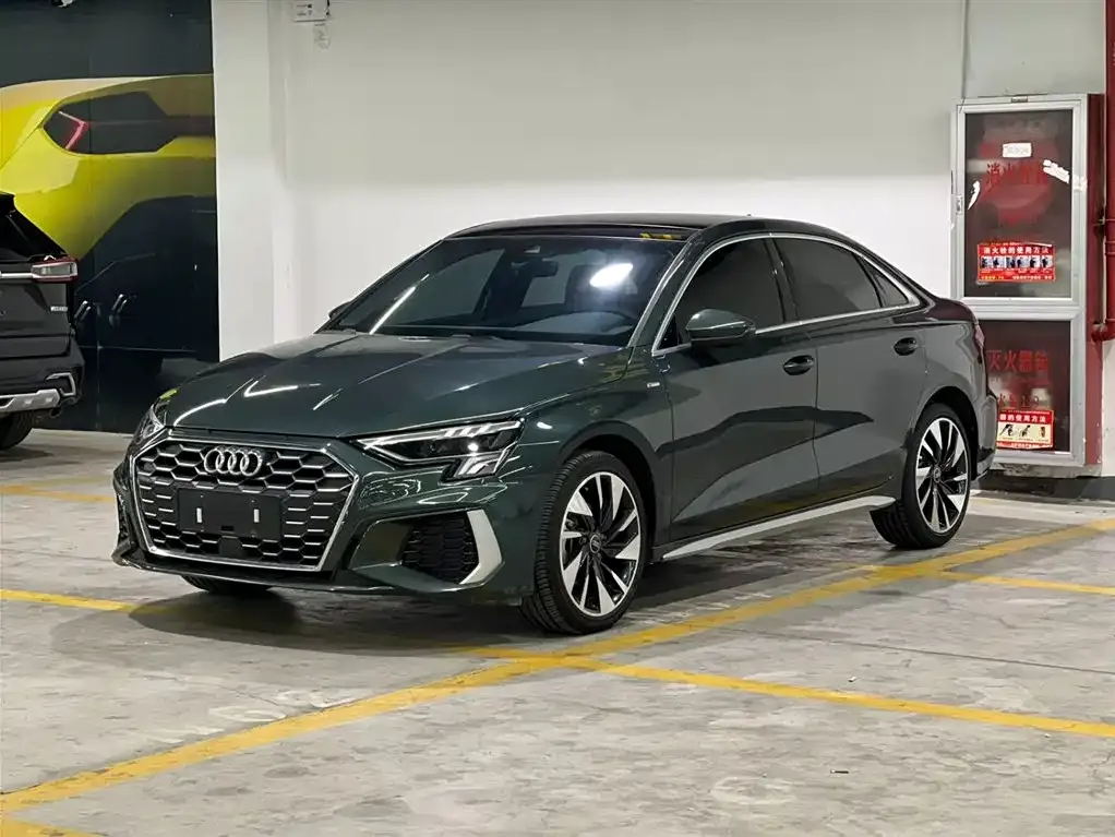Audi A3 2023 из CN, фото 1