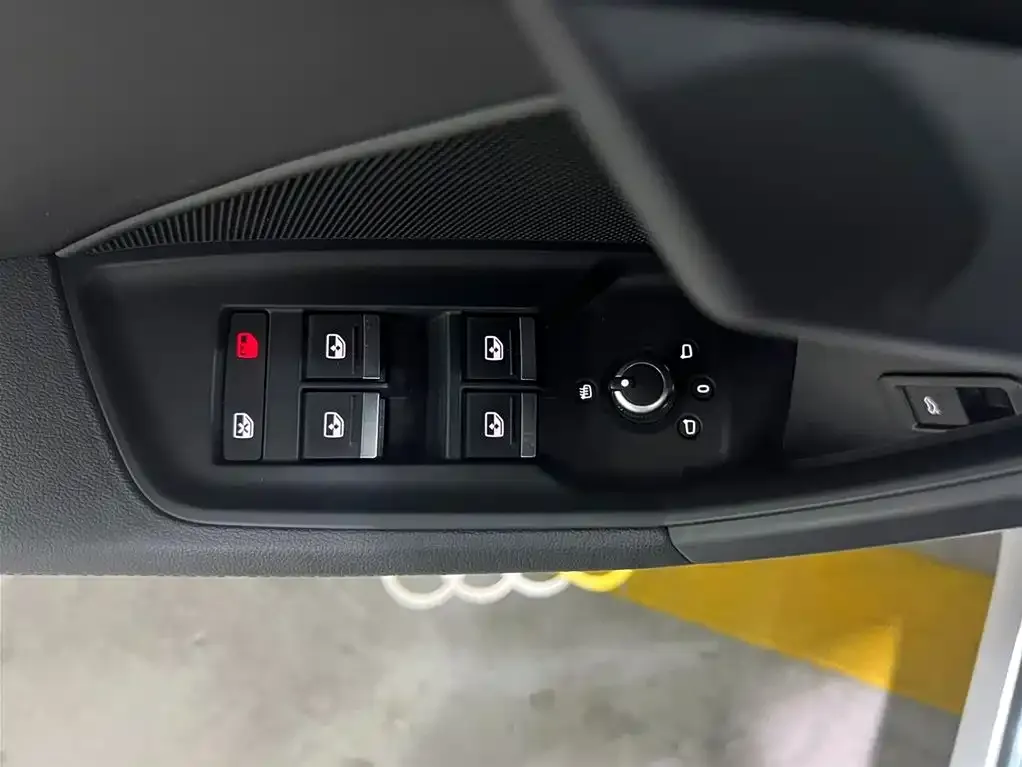Audi A3 2023 из CN, фото 2