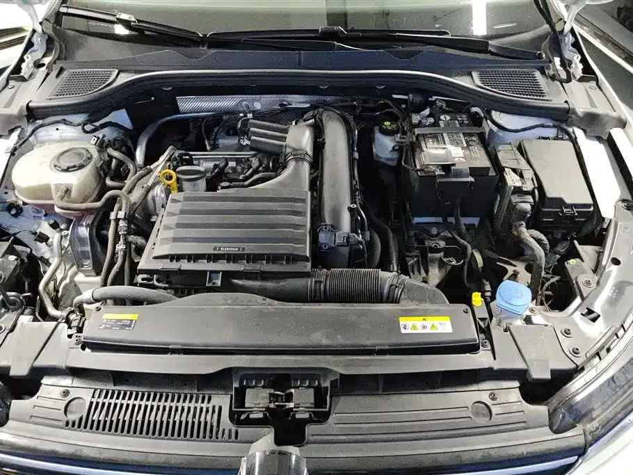 Volkswagen Golf 2024 из CN, фото 9