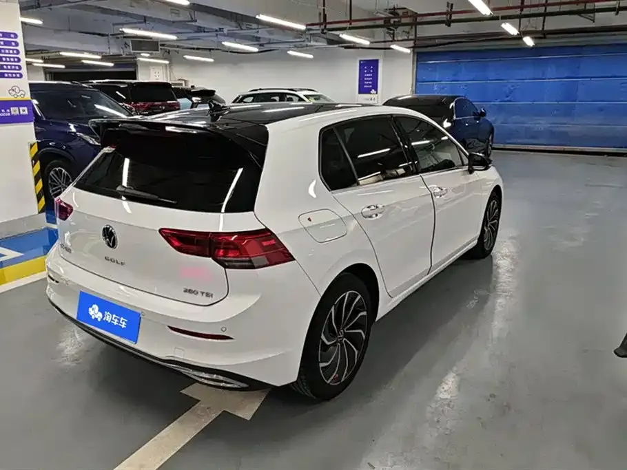 Volkswagen Golf 2024 из CN, фото 10