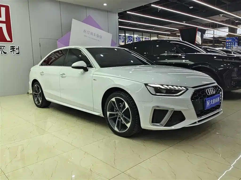 Audi A4L 2023 из CN, фото 4