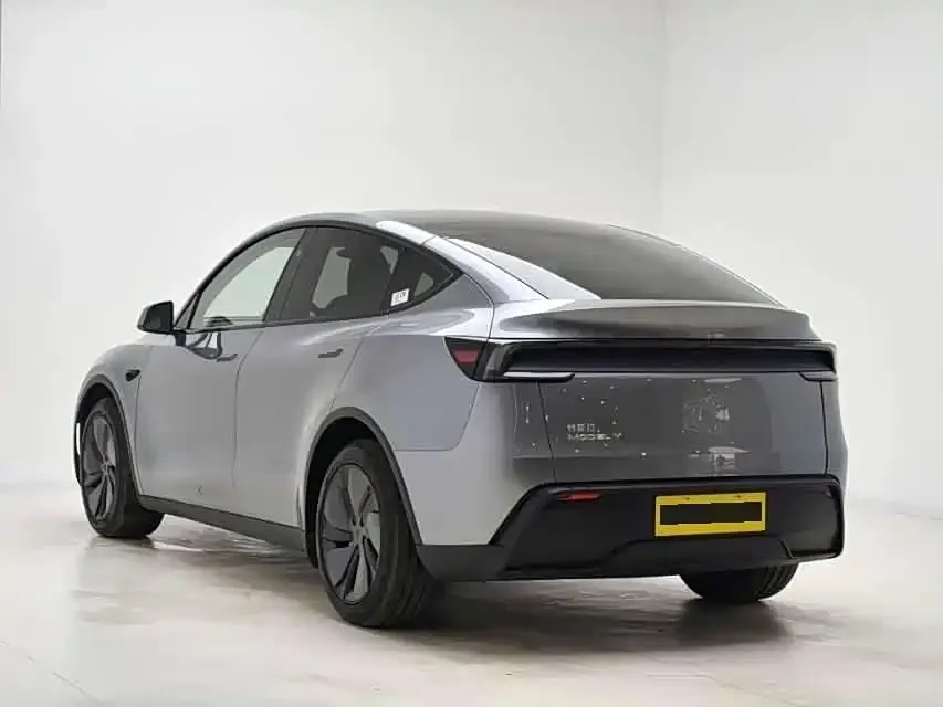 Tesla Model Y — фото 5