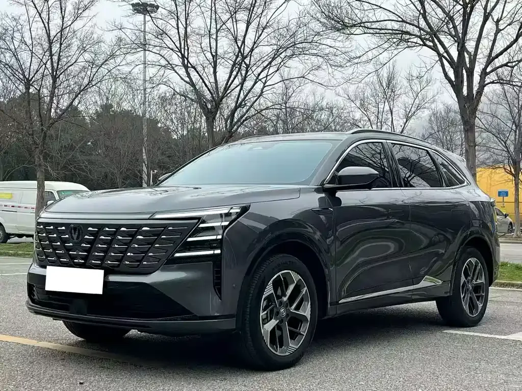 Changan CS75PLUS — фото 1