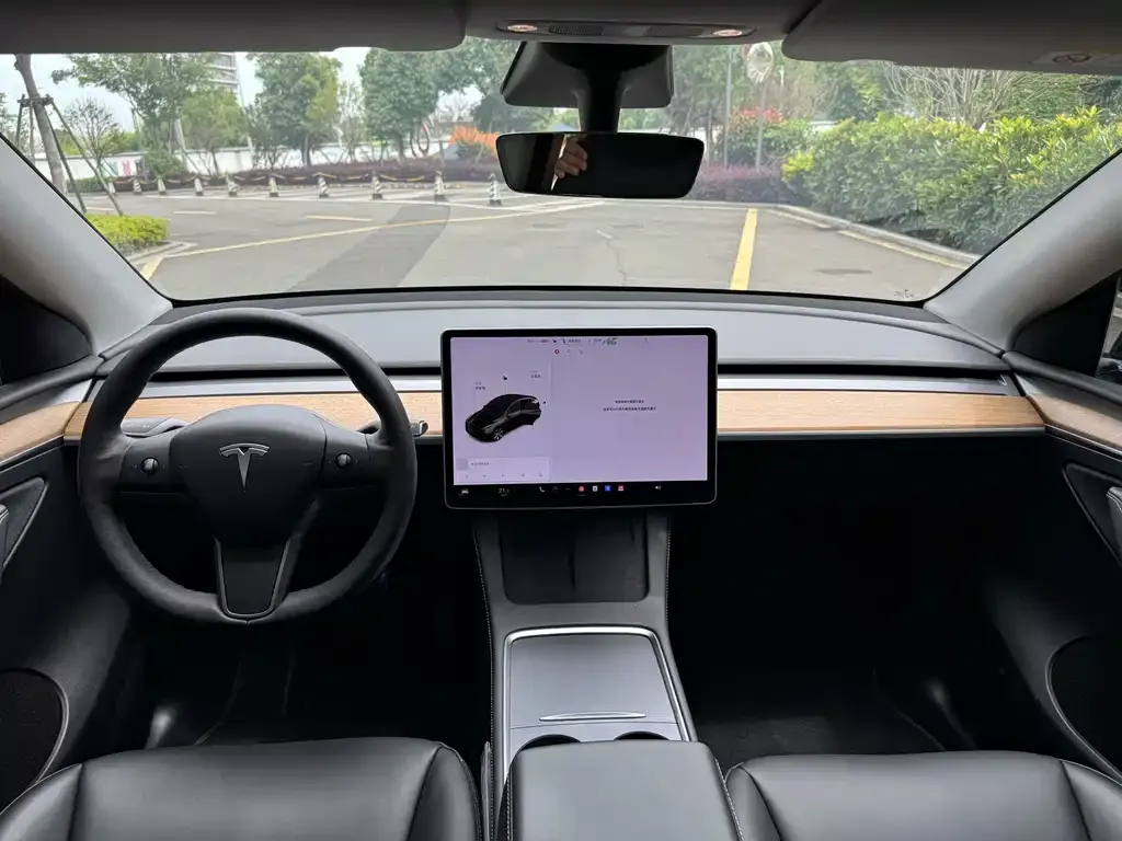 Tesla Model Y — фото 4