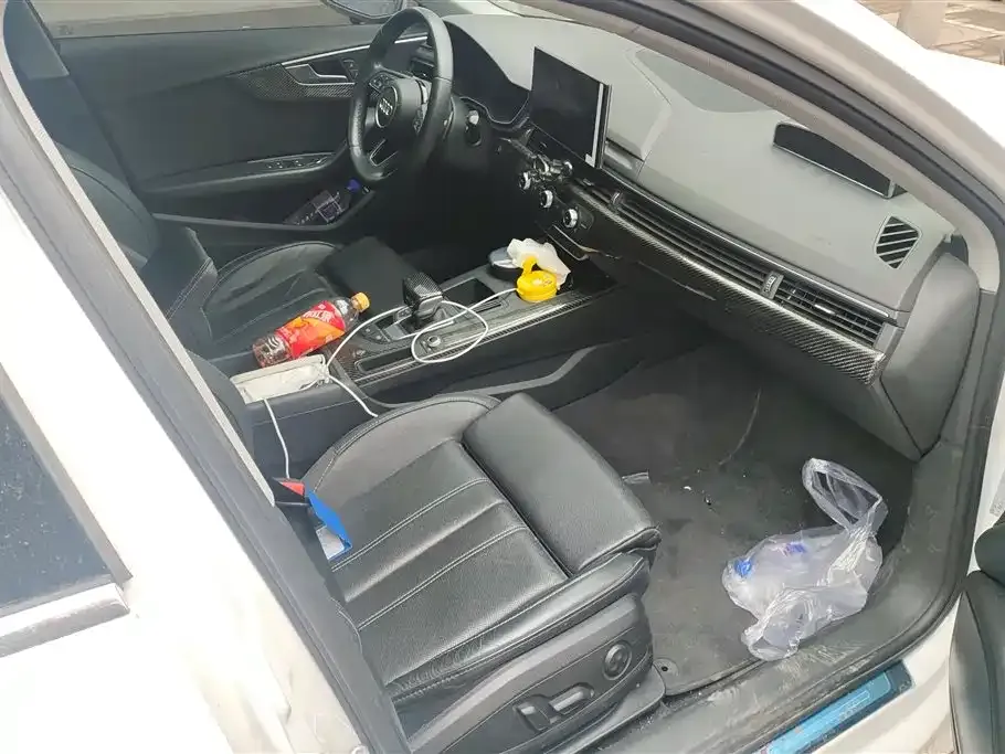 Audi A4L 2022 из CN, фото 6
