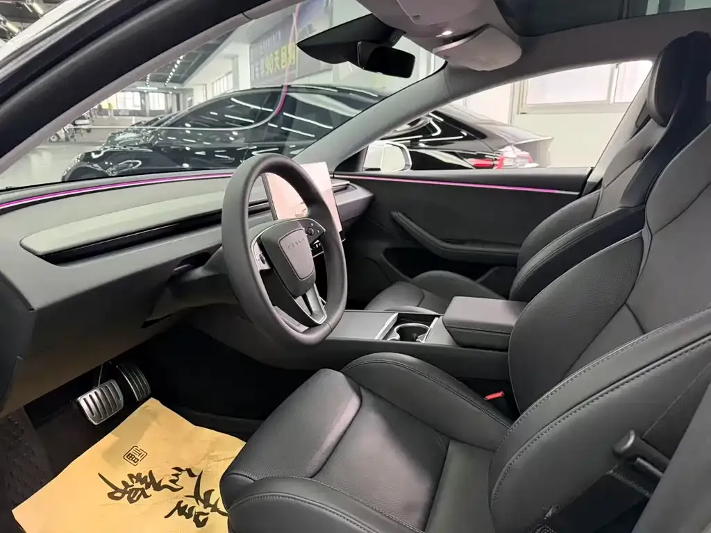 Tesla Model 3 — фото 2