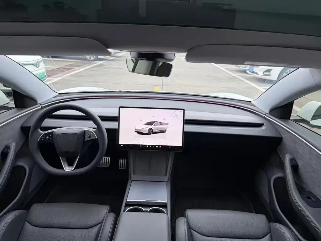 Tesla Model 3 — фото 4